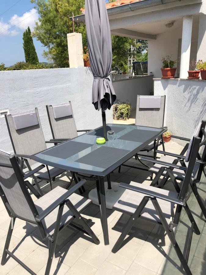 Holiday Home Marsan Пула Екстериор снимка