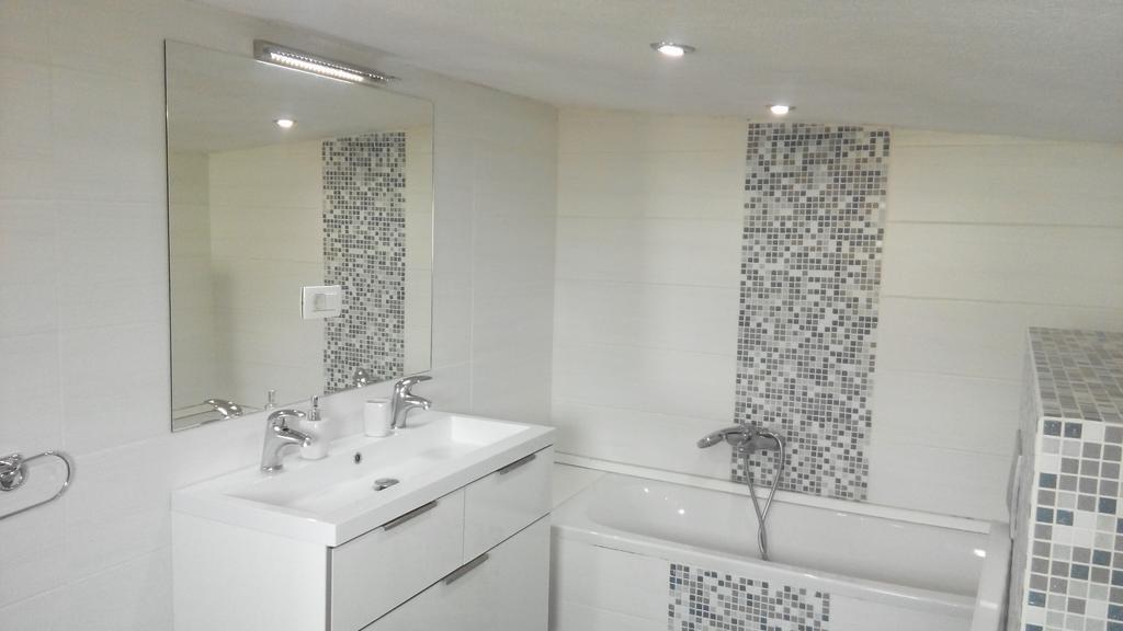 Holiday Home Marsan Пула Екстериор снимка