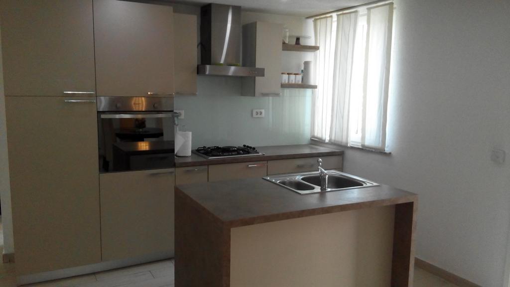 Holiday Home Marsan Пула Екстериор снимка